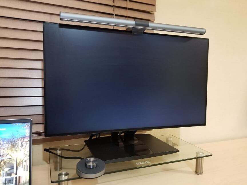 BenQ ScreenBar Plusの設置