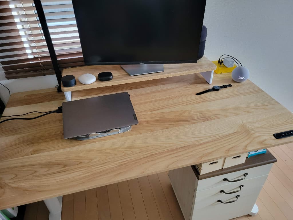 Rasical DeskとRasical Shelf