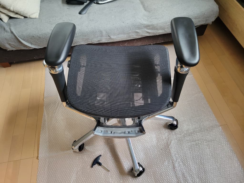 COFO Chair Premium 2の組み立て