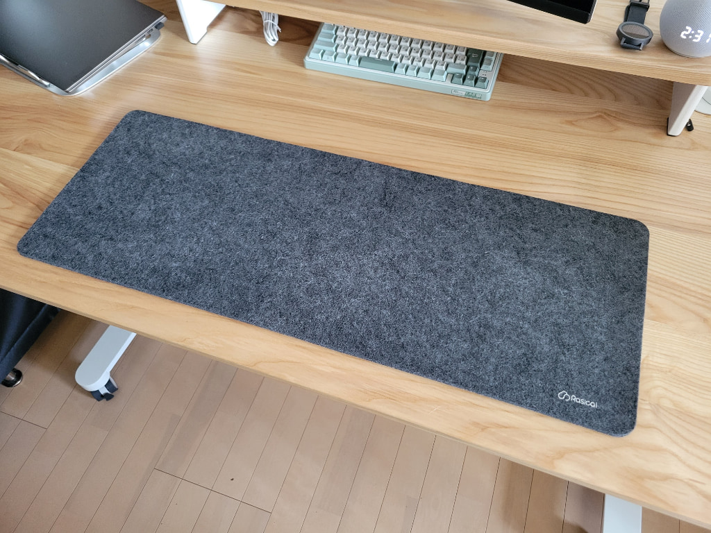 Rasical Deskのデスクマット