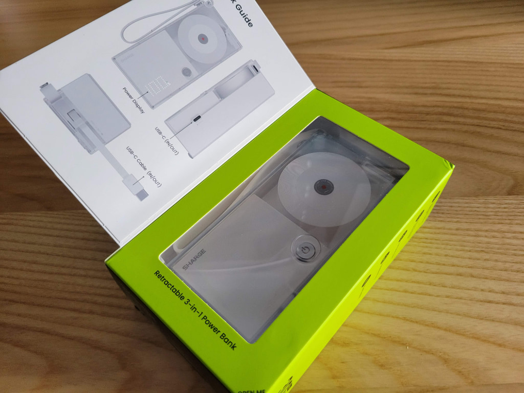 Sharge Retractable 3-in-1 モバイルバッテリー パッケージ