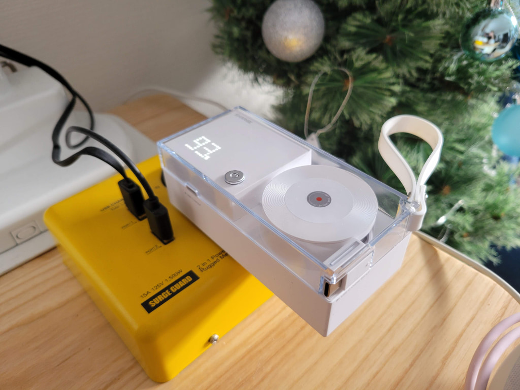 Sharge Retractable 3-in-1 モバイルバッテリー