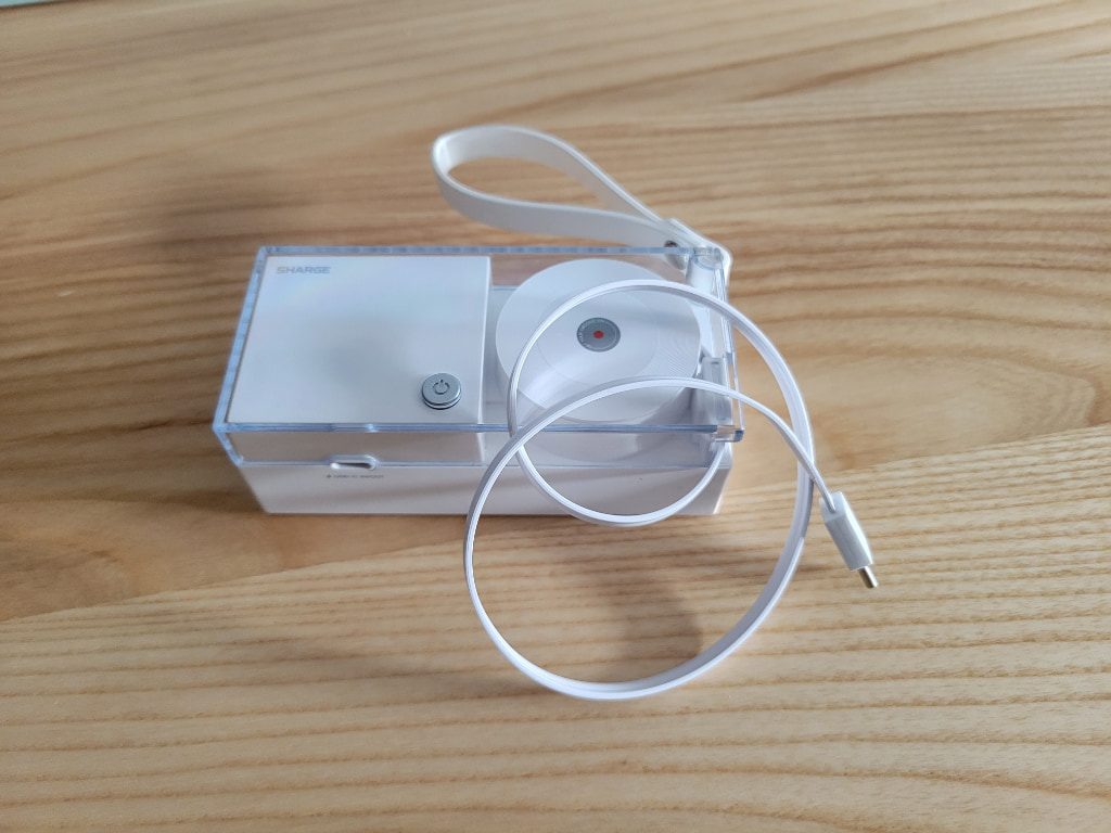 Sharge Retractable 3-in-1 モバイルバッテリー