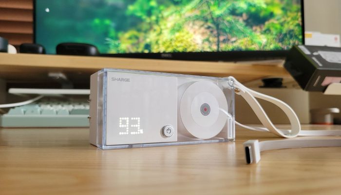 Sharge Retractable 3-in-1 モバイルバッテリー