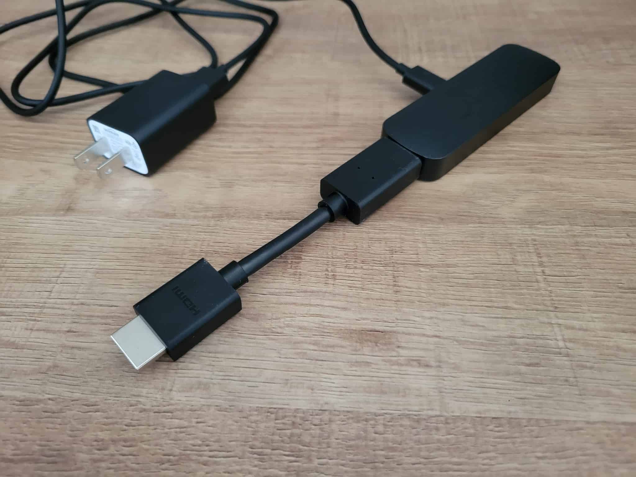 HDMI延長ケーブルを接続したFire TV Stick 4K Select